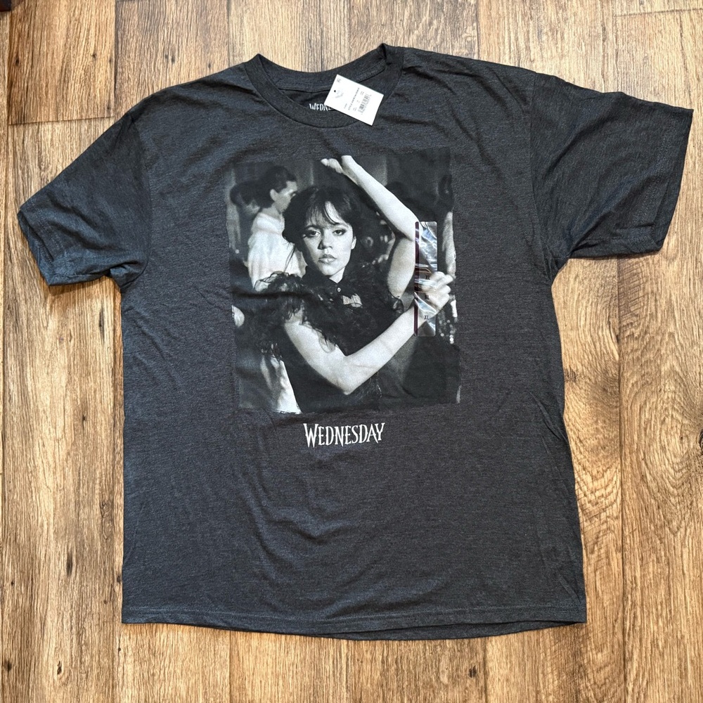 Wednesday Men’s Dance Scene Graphic‎ T-Shirt Charcoal Gray Size XL NEW